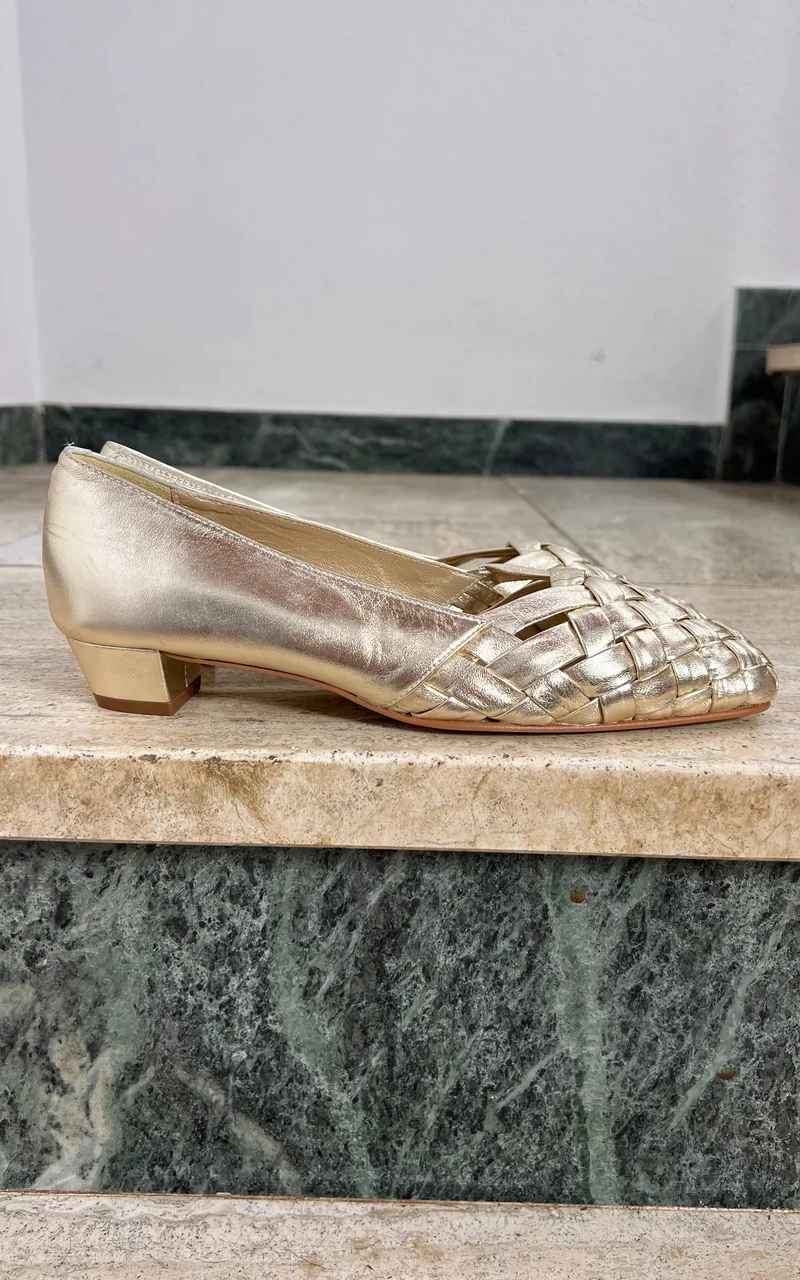 Vintage Gold Woven Leather Pumps 38