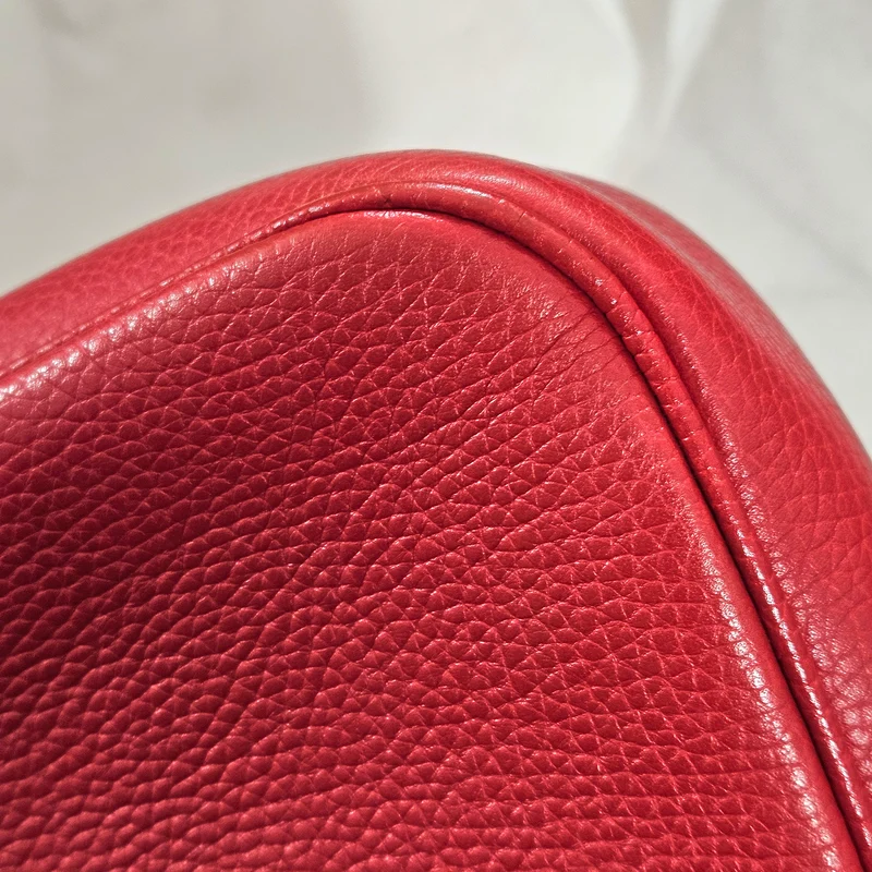 Gucci Grained Leather Soho Chain Crossbody Bag
