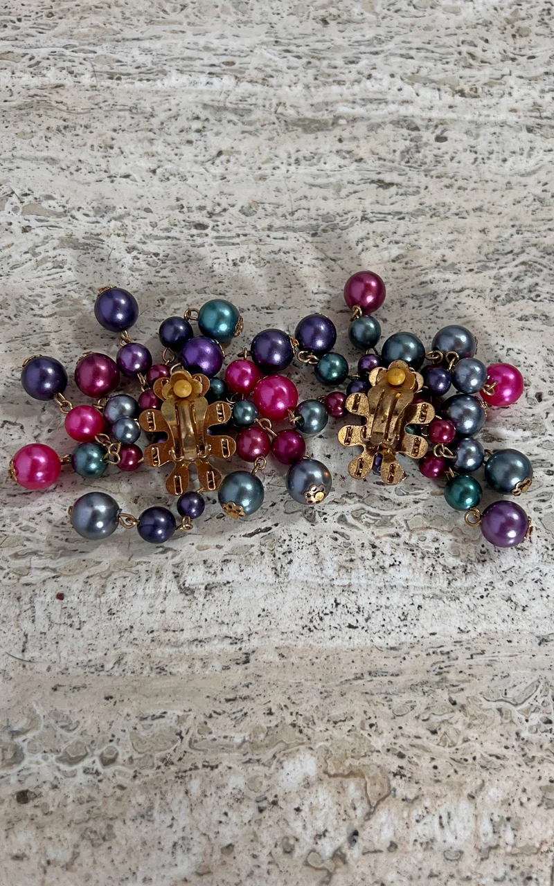 Vintage 90s Pearls Clip Ons
