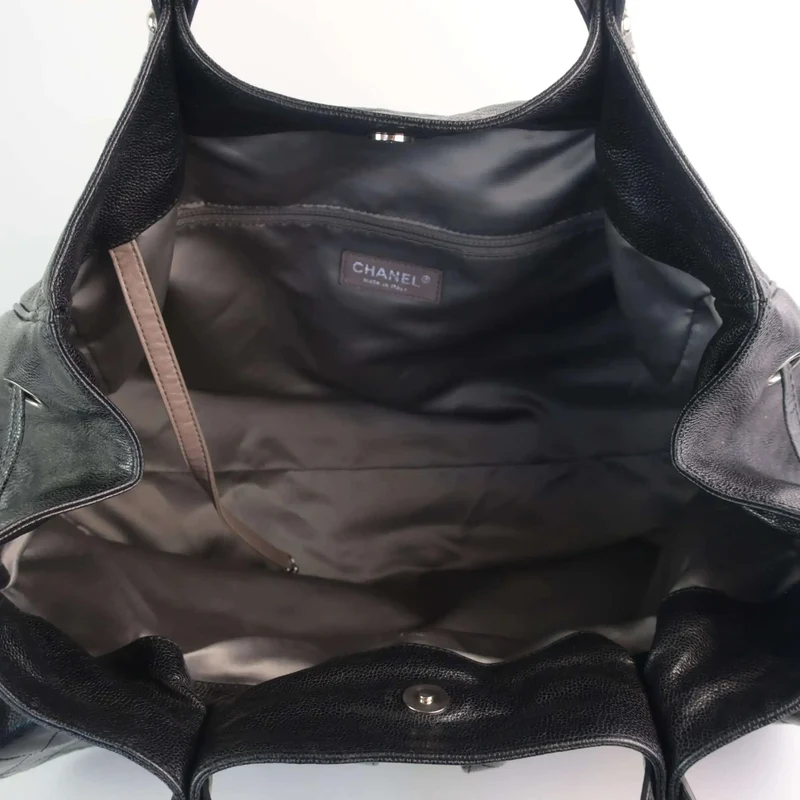 Chanel Black Grained Leather Pocket In the City Bag