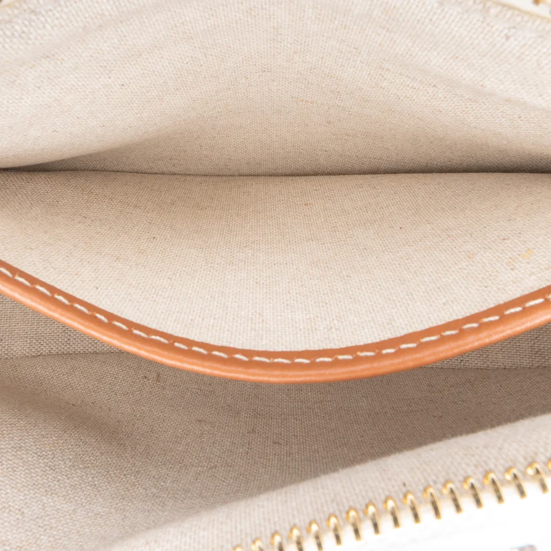 Ava