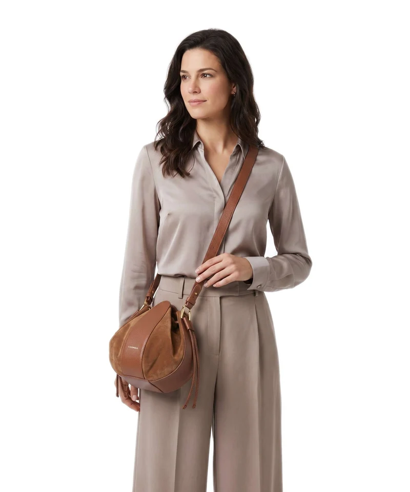 Coccinelle Boom Bucket Handtasche cognac