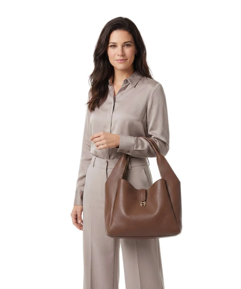 Aigner Zaira M Beuteltasche saddle brown