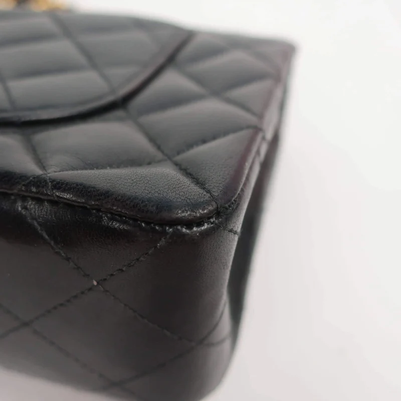 Chanel Vintage Classic Medium Double Flap bag GHW