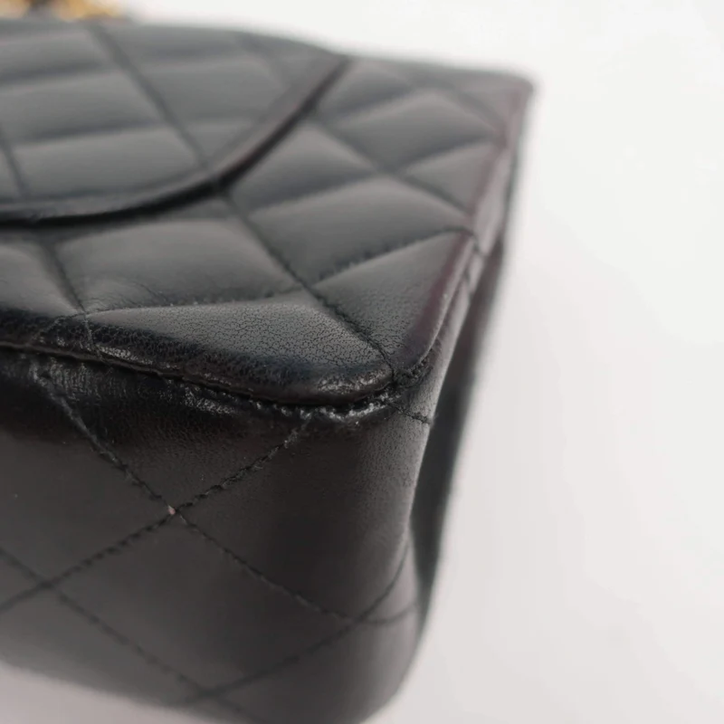 Chanel Vintage Classic Medium Double Flap bag GHW