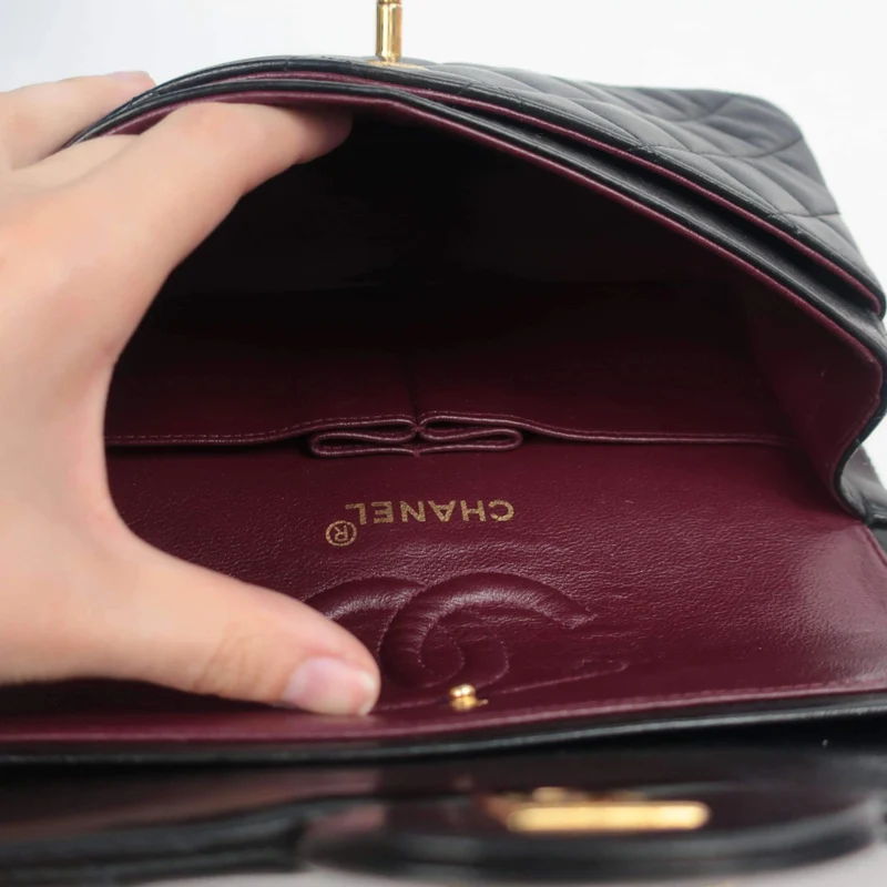 Chanel Vintage Classic Medium Double Flap bag GHW