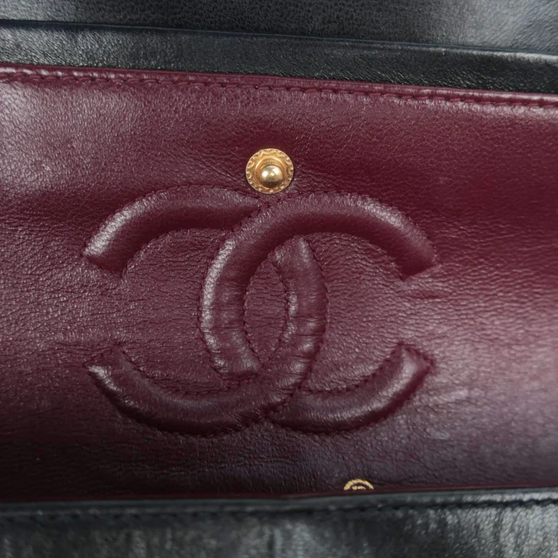 Chanel Vintage Classic Medium Double Flap bag GHW