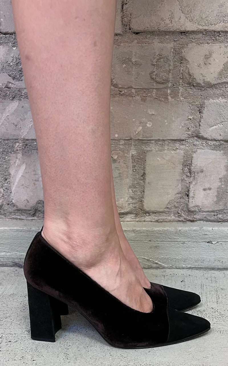 Vintage Stuart Weitzmann Velvet Mules 39
