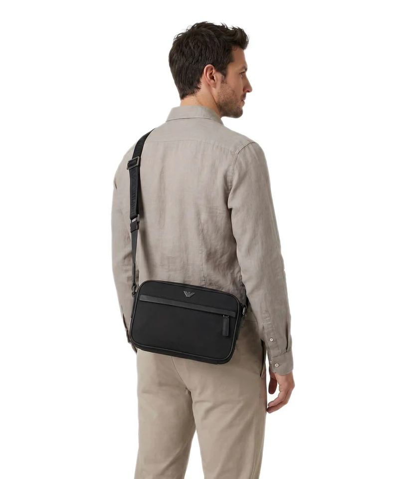 Emporio Armani Nylon Recycled Umhängetasche black beauty