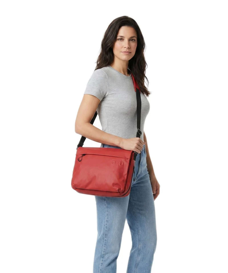 Aunts & Uncles Japan Lite Aoki Kuriertasche red