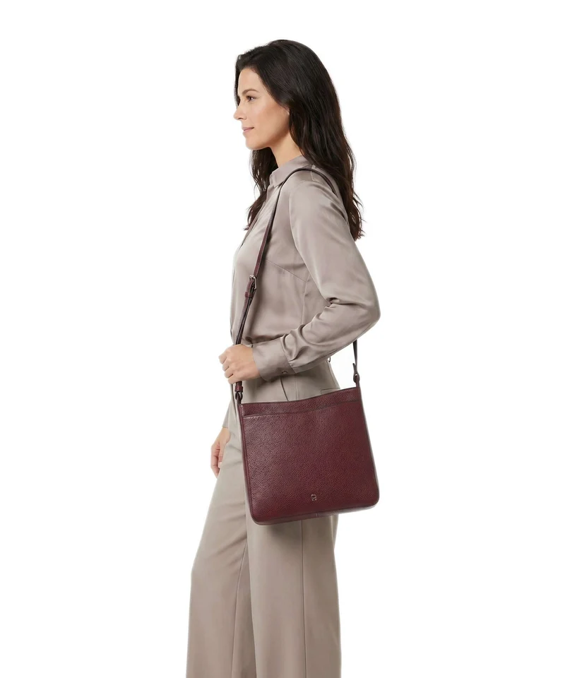 Aigner Pura M Schultertasche burgundy