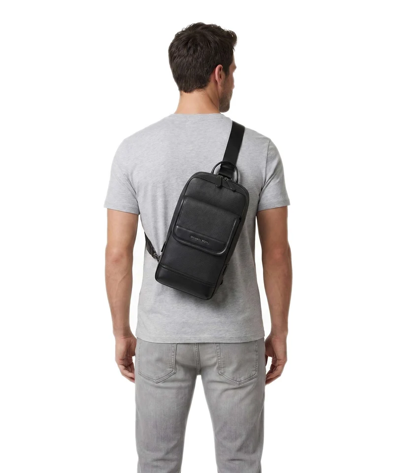 Michael Kors Hudson Slingbag black