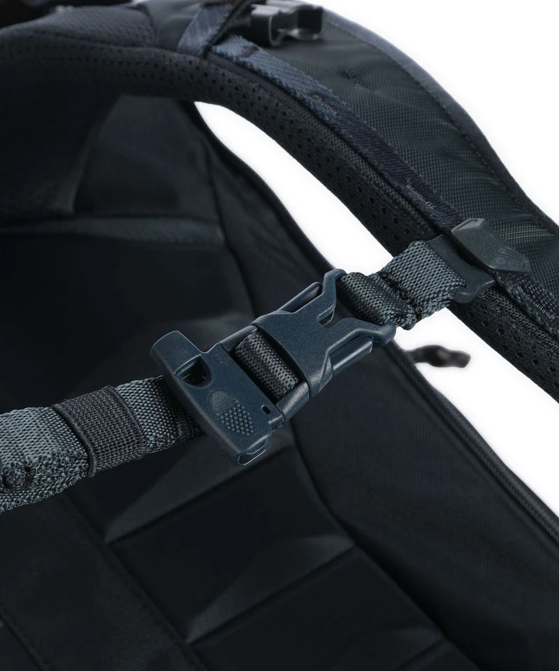 Thule Landmark 70 Reiserucksack darkest blue