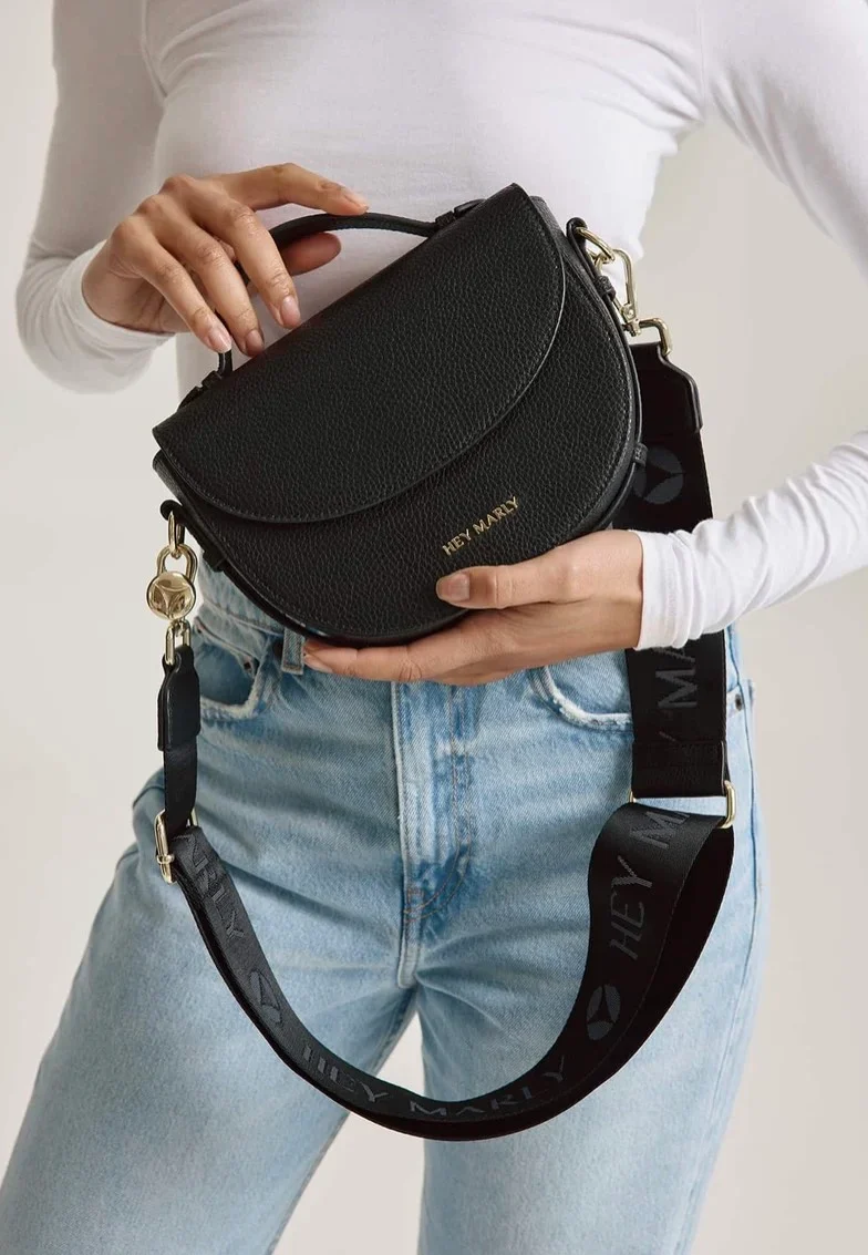 Soul Sister Black - Henkeltasche