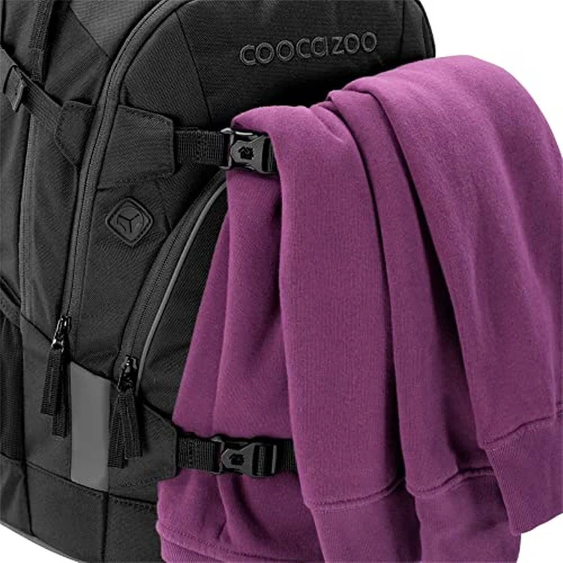 coocazoo Schulrucksack Mate, Reflective Graffiti, schwarz, reflektierend, ergonomisch, anpassbarer Tornister, höhen- & größenverstellbar, Brust- & Hüftgurt, leicht, individuell, ab der 3. Klasse