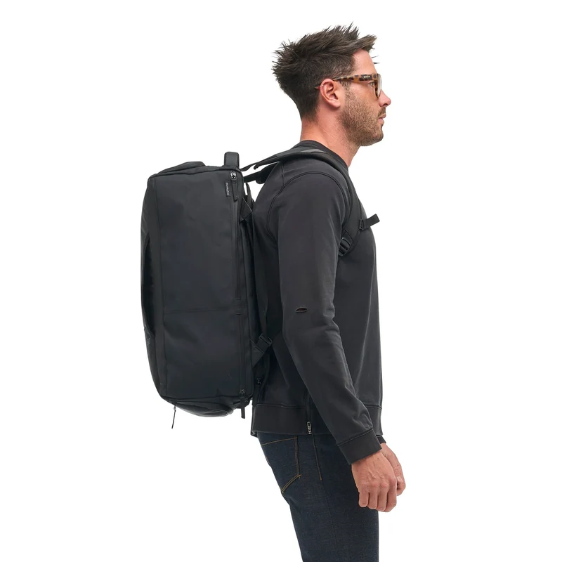 Gomatic 40L TRAVEL BAG Schwarz