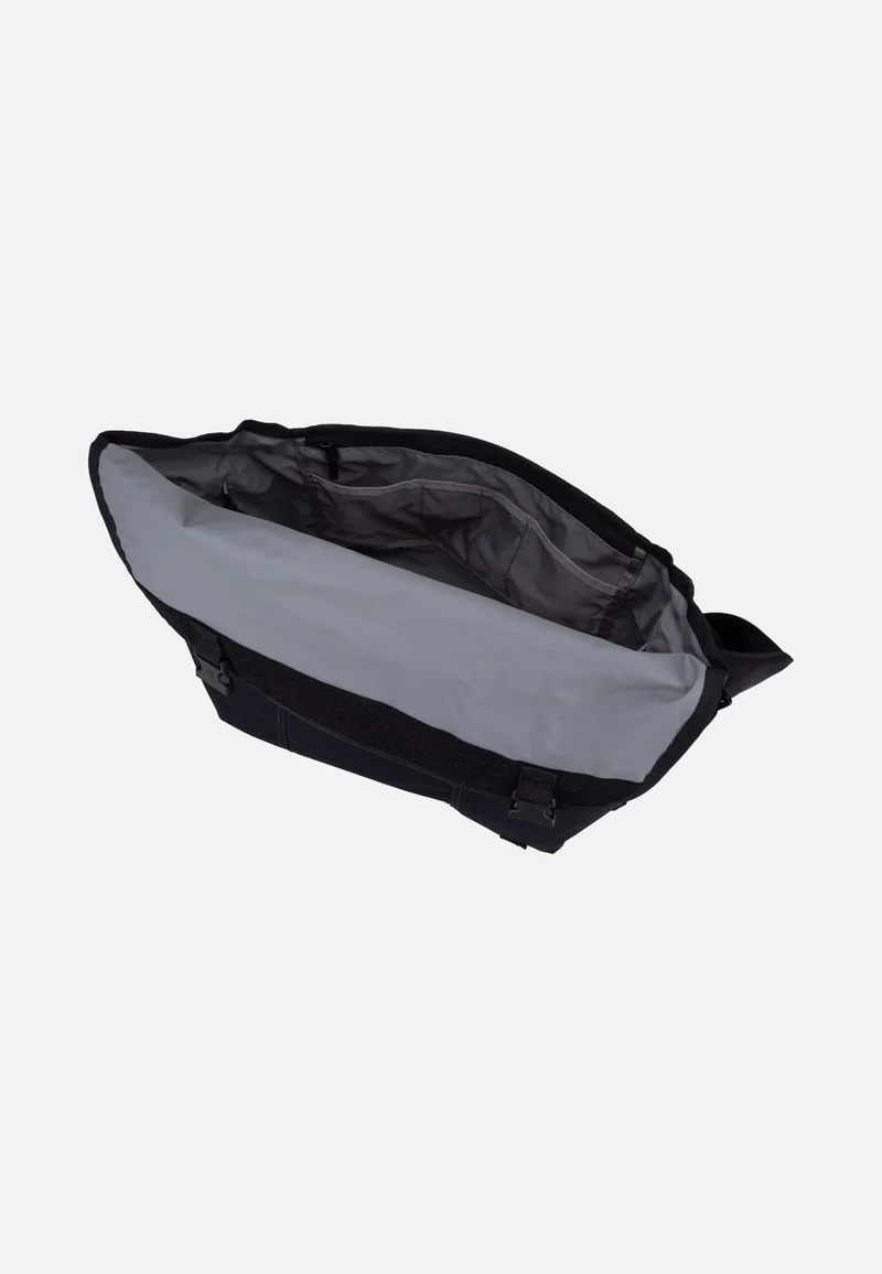 Flight Classic M Jet Black - Messenger Bag