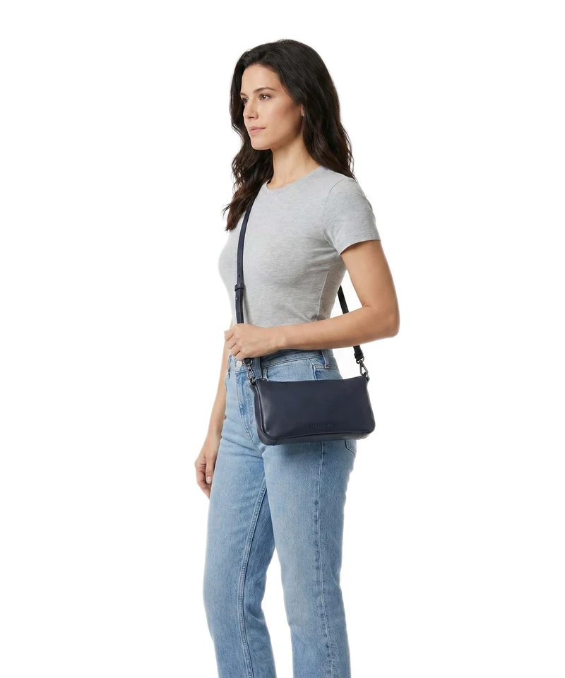 Liebeskind Ryker Soft Nappa S Schultertasche peacoat