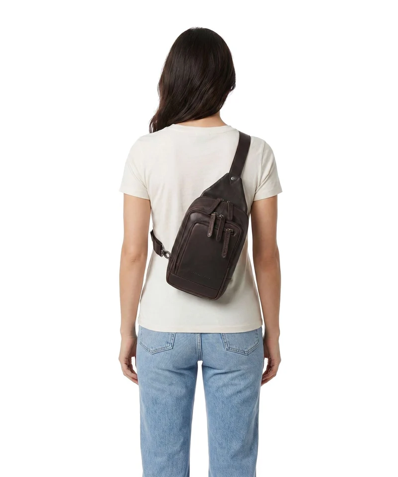 The Chesterfield Brand Wax Pull Up Cow Riga Slingbag brown