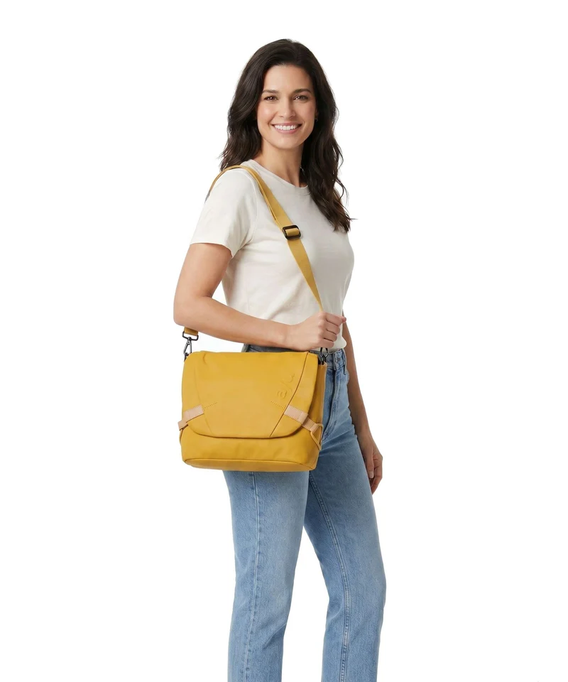 Aunts & Uncles Japan Sendai Kuriertasche amber