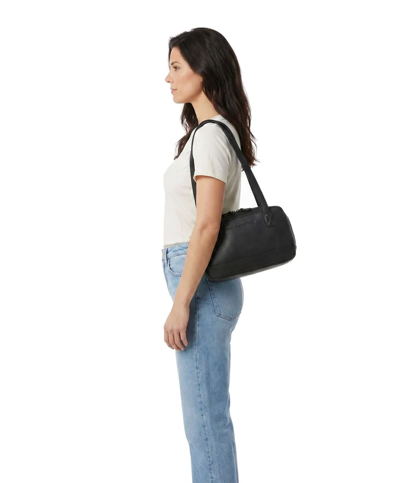 The Chesterfield Brand Wax Pull Up Cow Fenno Schultertasche black