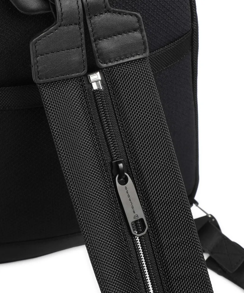 Piquadro Lyss Slingbag black