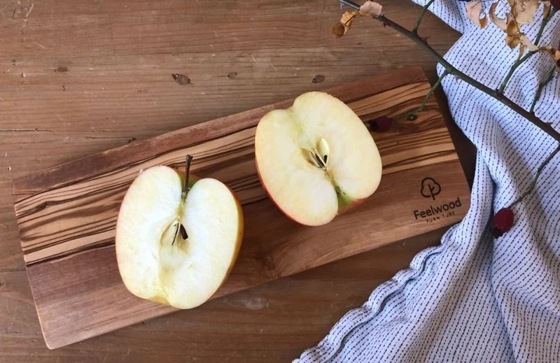 Frühstücksbrett aus Olivenholz