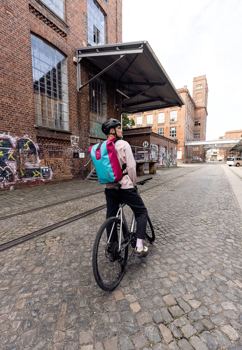 Velocity Lite Cyber 23L Cyber Blue/Pink - Reiserucksack