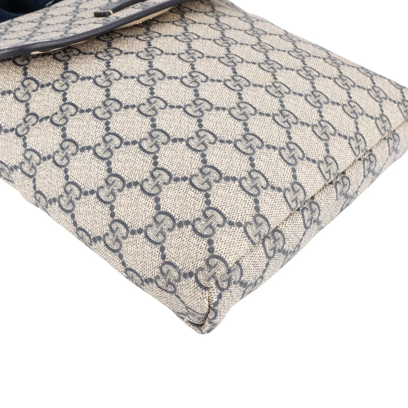 Gucci Monogram GG Supreme Canvas Messenger Crossbody Bag