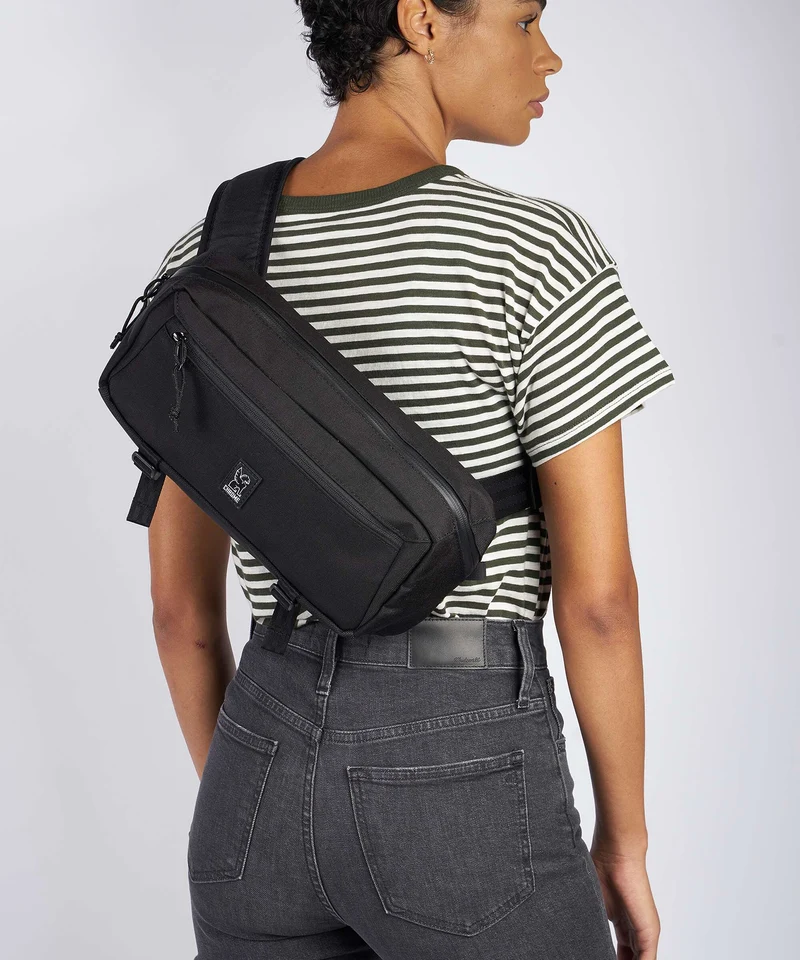 Chrome Kadet Mini Slingbag black