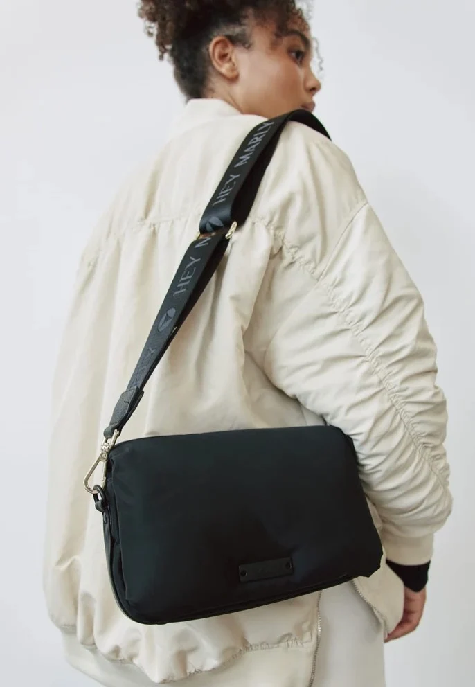 Signature Strap Black - Taschengurt