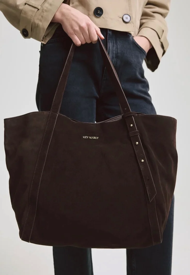 Pretty Wonder Suede Coffee - Shopper