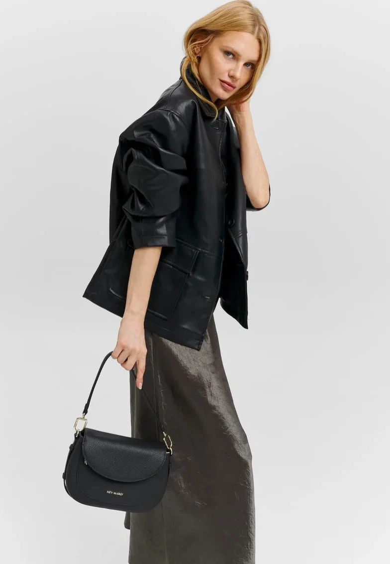 Big Sister Black - Crossbody Bag
