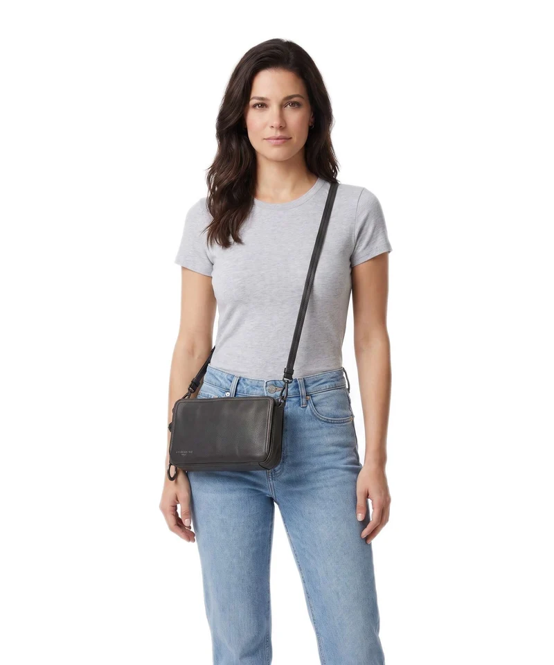 Liebeskind Clarice II Vintage Pebble M Umhängetasche black