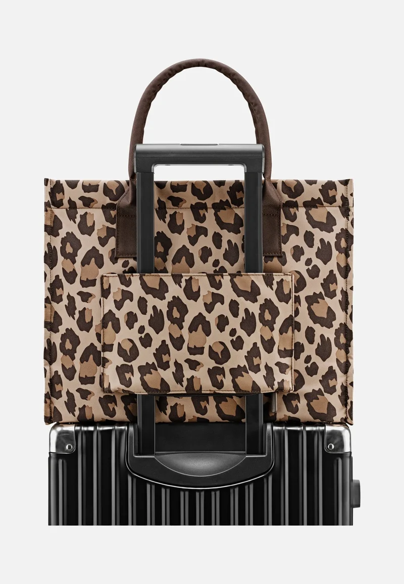 Daily Shopper Business Leo Macchiato - Tote Bag