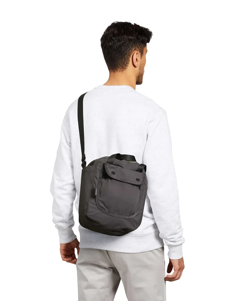 Bellroy Cinch 9 Bucket Handtasche black
