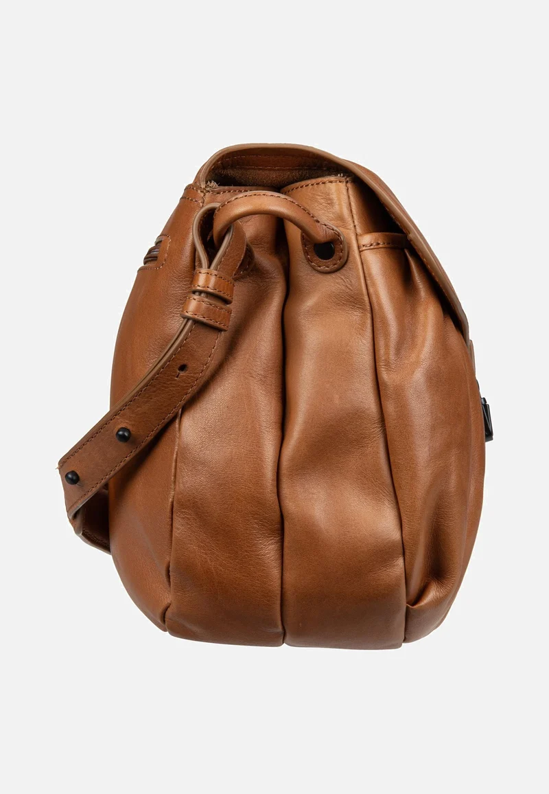 Mrs. Pineapple Pie Caramel - Saddle Bag