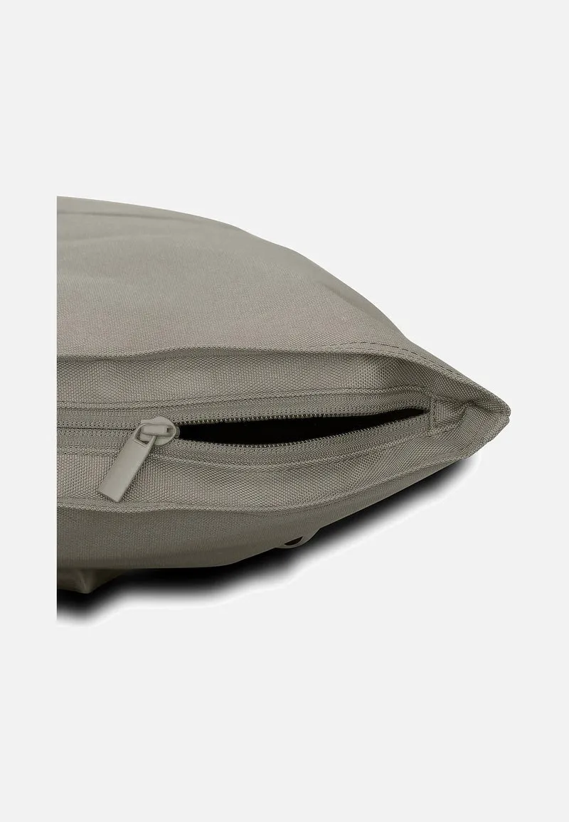 Robin Medium Wüstengrau - Rolltop Rucksack