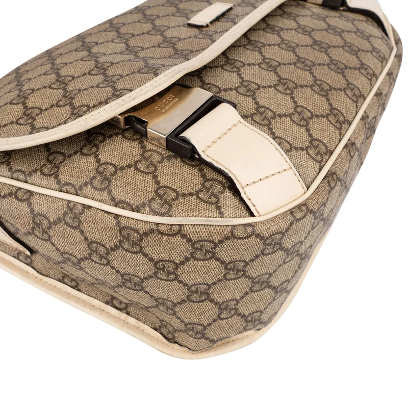 Gucci Monogram GG Supreme Canvas Messenger Crossbody Bag