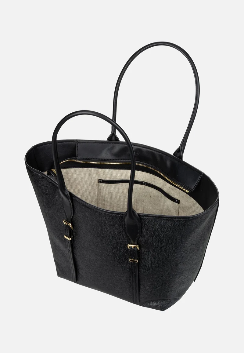 Moore LG Buckle Black - Shopper