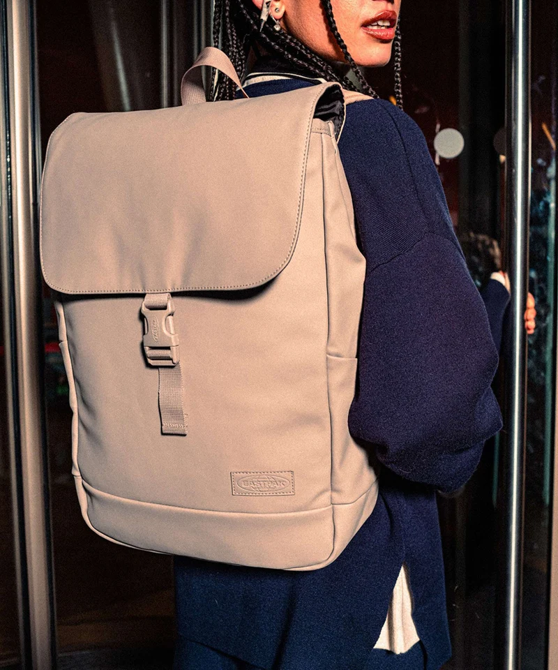 Eastpak Yarin Cnnct F Rucksack matte sand