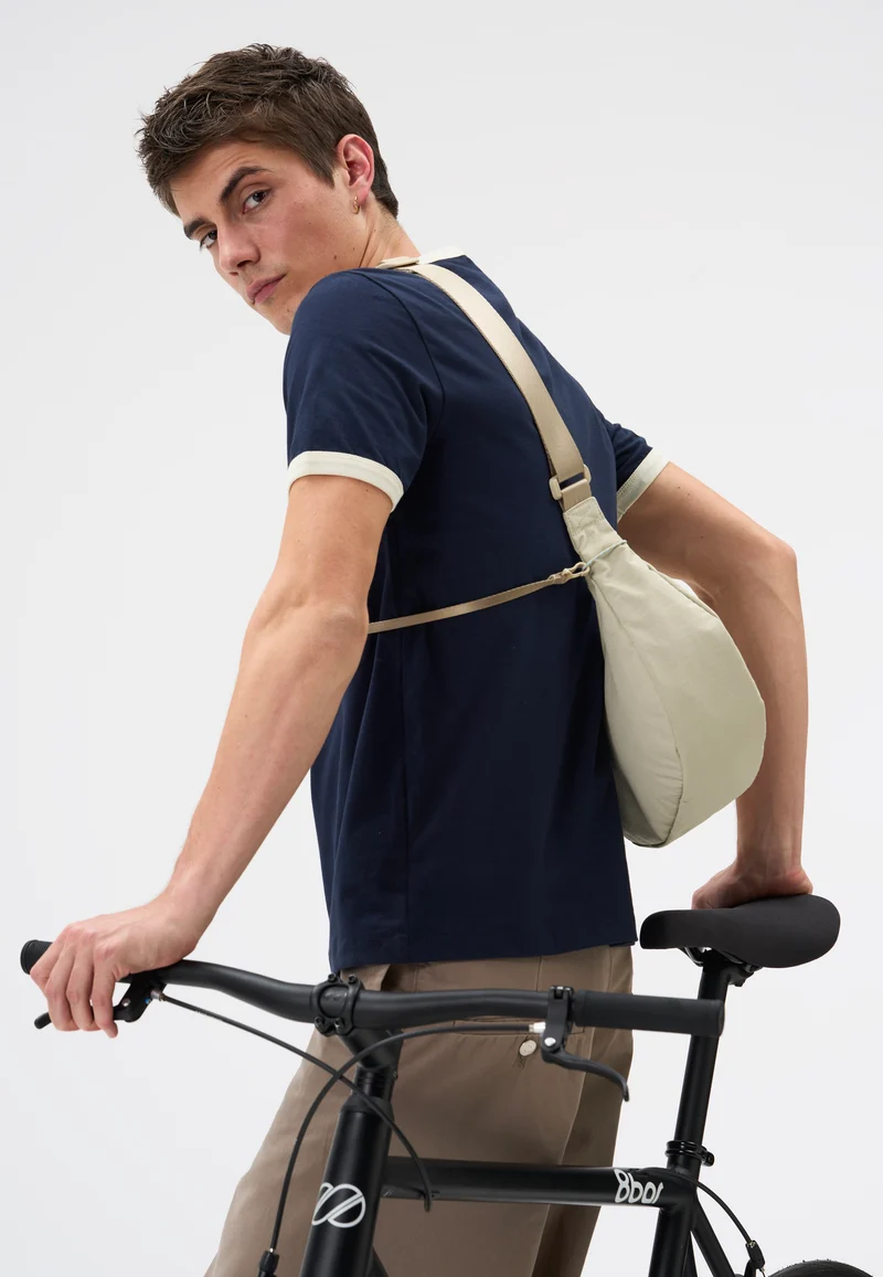 Sling Small Off-White - Sling Bag