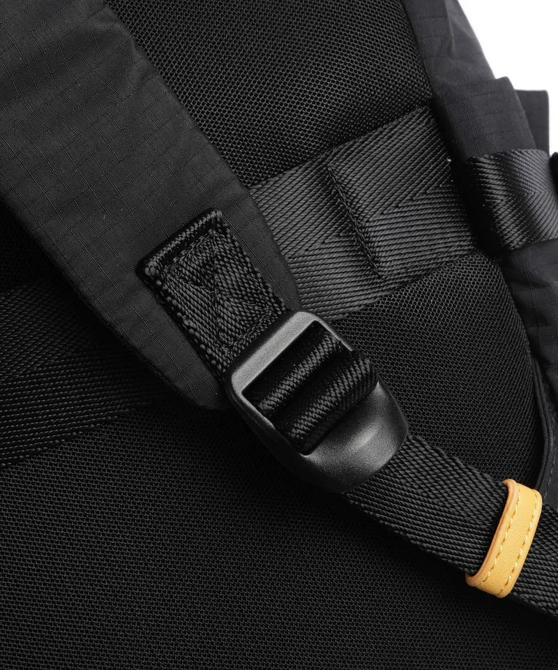 Mandarina Duck Y-Lite Rucksack black