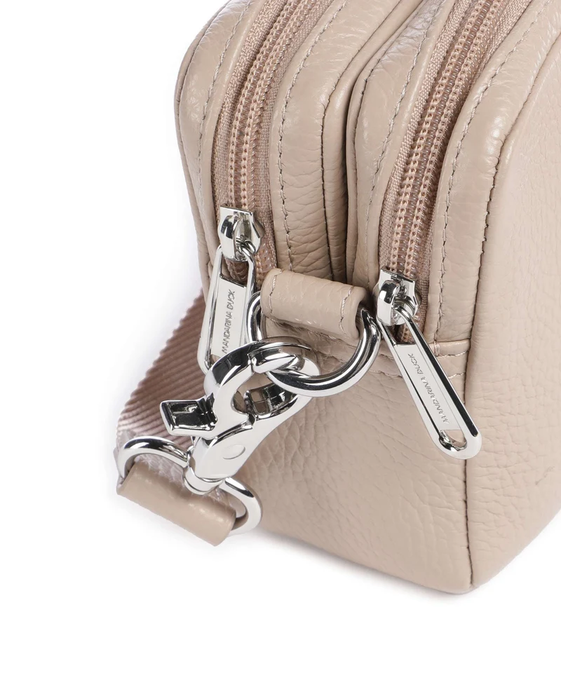 Mandarina Duck Mellow Leather Umhängetasche warm taupe