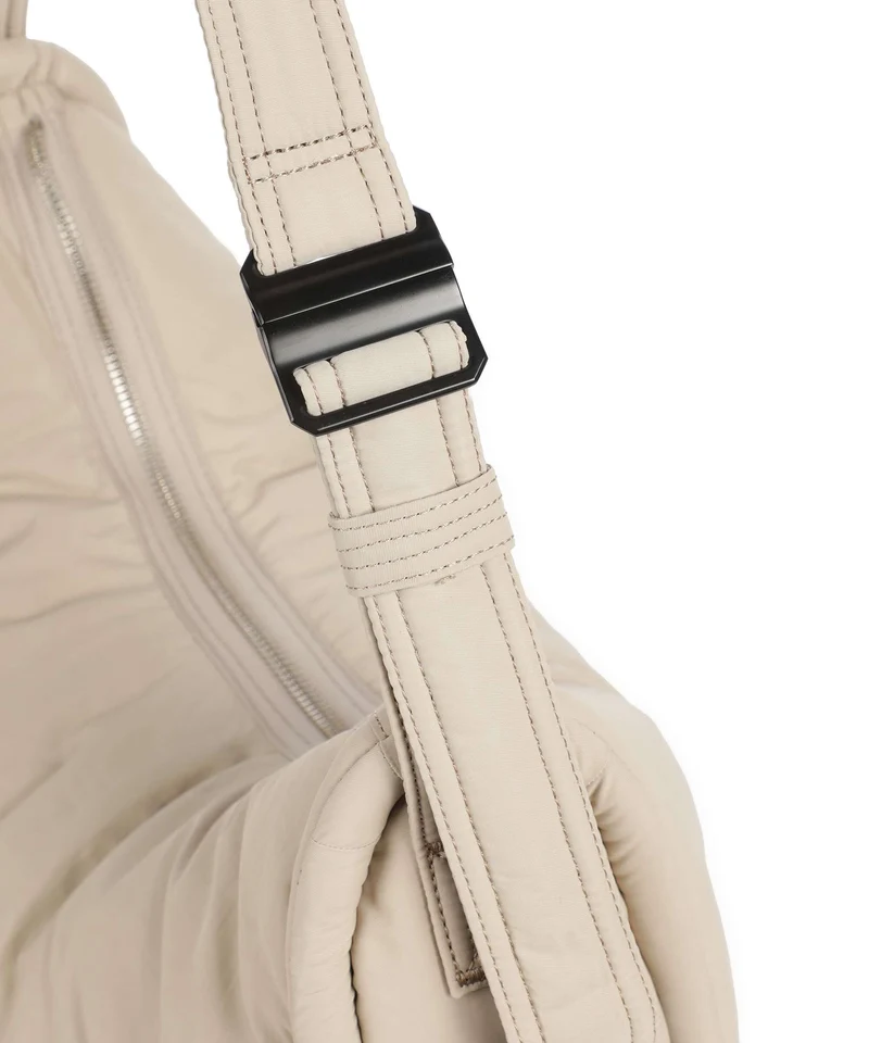 Sandqvist Curve L Beuteltasche beige