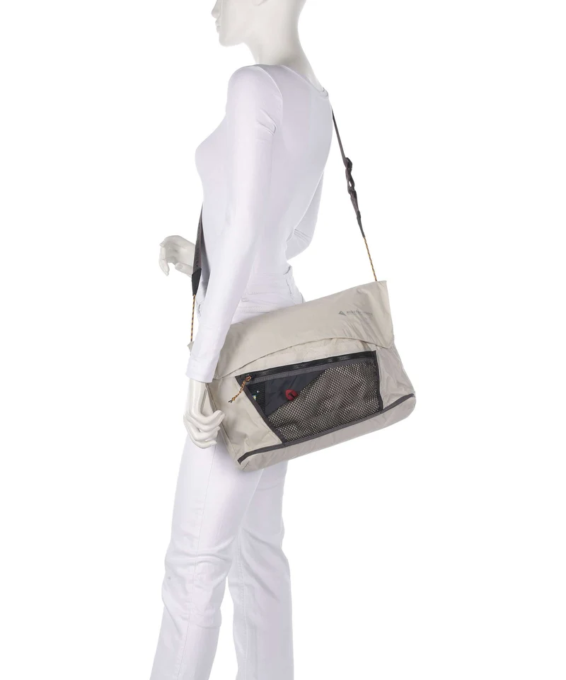 Klättermusen Grid Kuriertasche raven