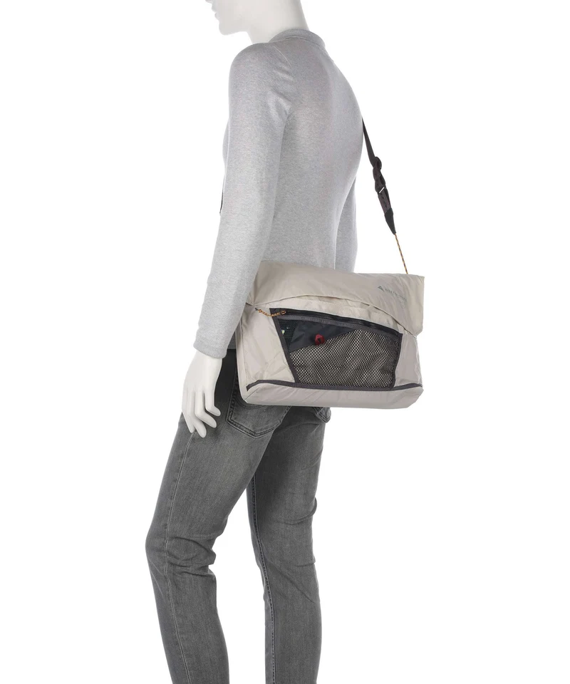 Klättermusen Grid Kuriertasche raven