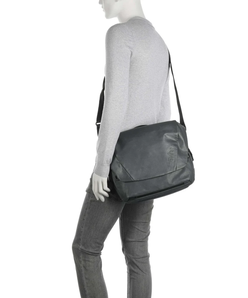 Aunts & Uncles Japan Yamakuni Kuriertasche volcanic ash