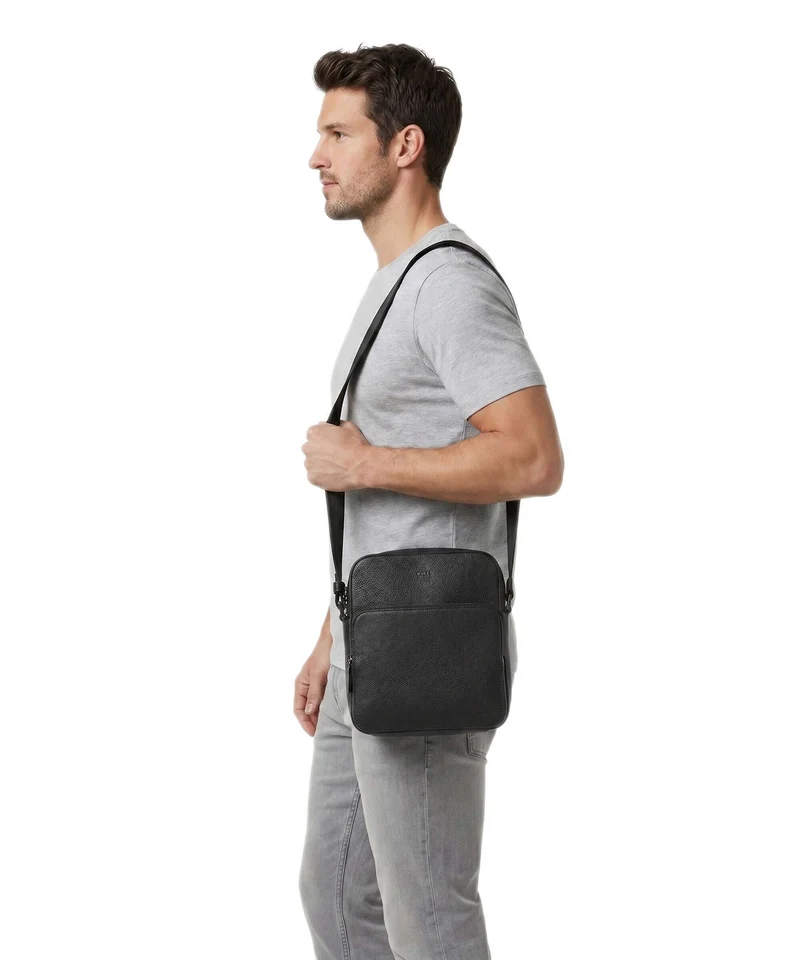 BOSS Crosstown Umhängetasche black
