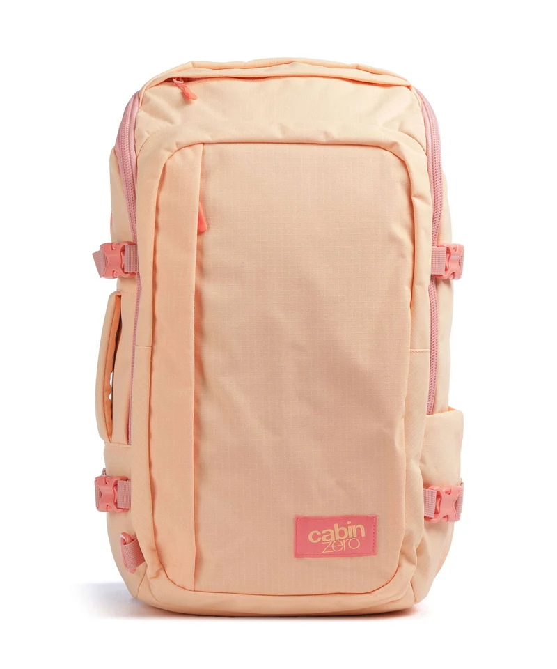 Cabin Zero ADV 32 Reiserucksack sunny day